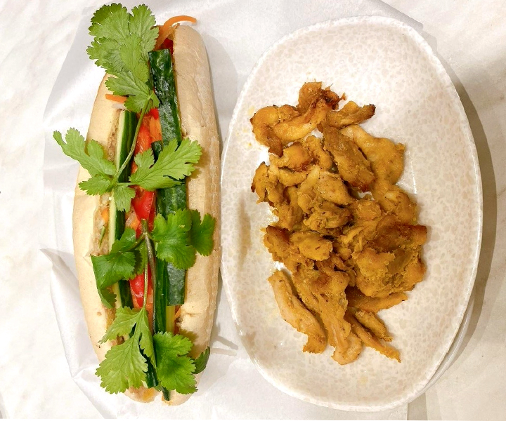 Grilled chicken baguette – Grilled chicken and pate