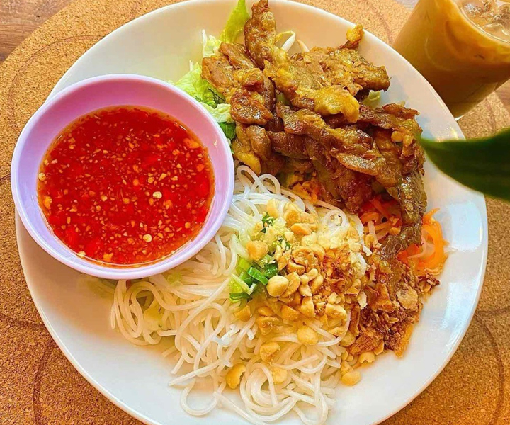 GRILLED PORK VERMICELLI – Bun thit nuong
