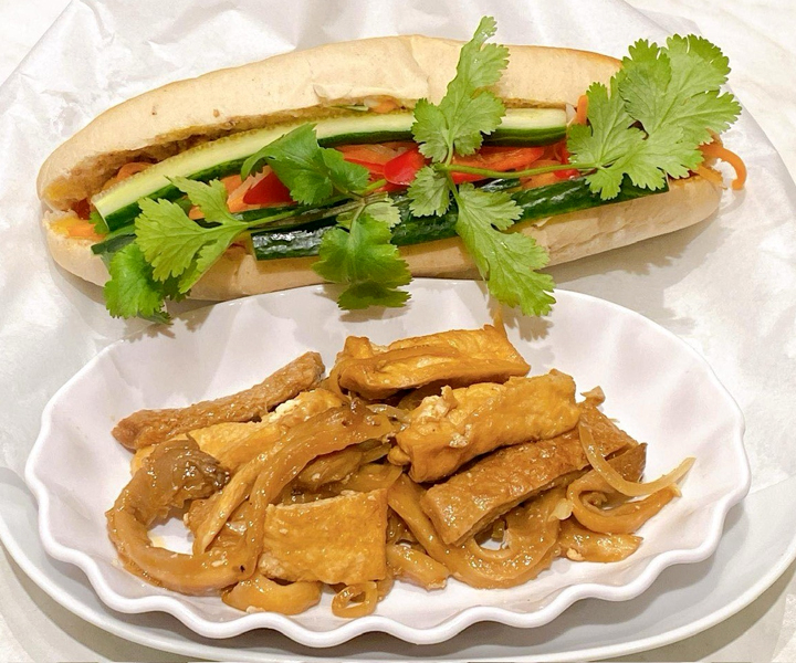 Vegan baguette – Tofu, mushroom